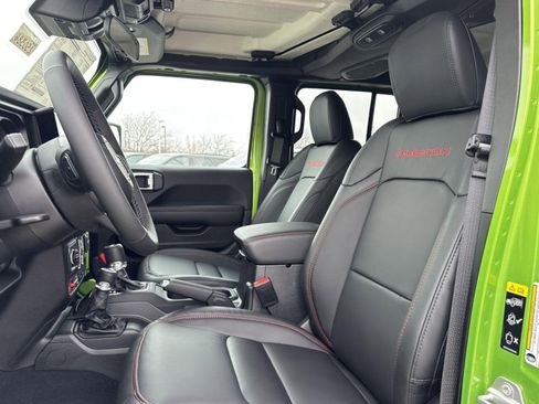 New 2025 Jeep Wrangler Unlimited Rubicon w/ Steel Bumper Group image 18