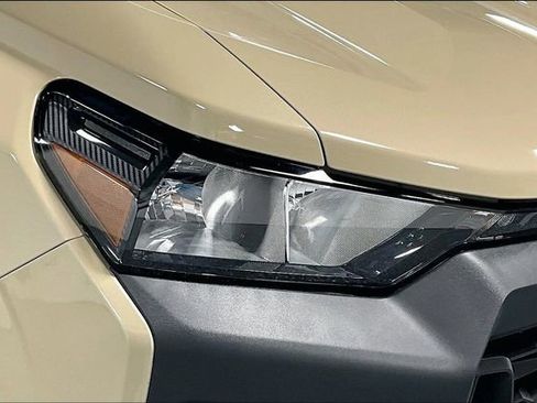 Used 2024 Chevrolet Colorado W/T image 27