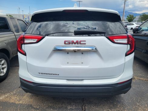 Used 2024 GMC Terrain SLE FWD image 16