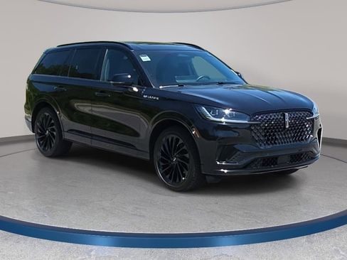 Used 2025 Lincoln Aviator Reserve w/ Equipment Group 201A AWD/4WD image 3