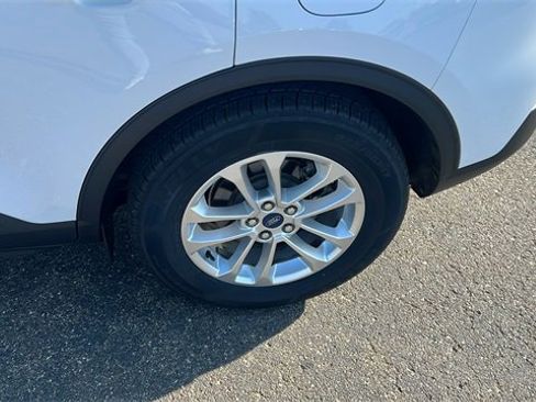 Certified 2022 Ford Escape SE w/ Cold Weather Package image 27