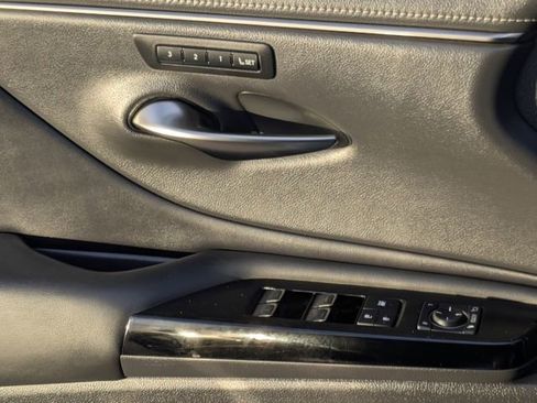 Used 2022 Lexus ES 350 w/ Premium Package image 24