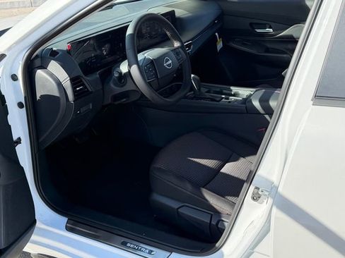 New 2026 Nissan Sentra SR w/ Floor Mat Package FWD image 11