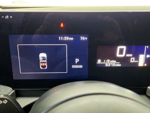 Used 2025 Nissan Kicks SV AWD/4WD image 14