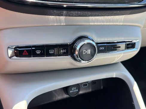 New 2026 Volvo XC40 B4 Plus w/ Climate Package FWD image 19