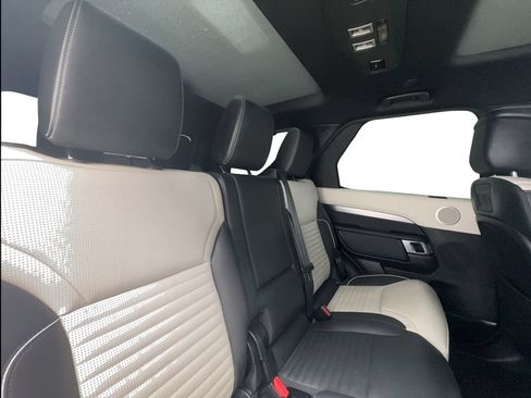 Used 2024 Land Rover Discovery Dynamic SE AWD/4WD image 28