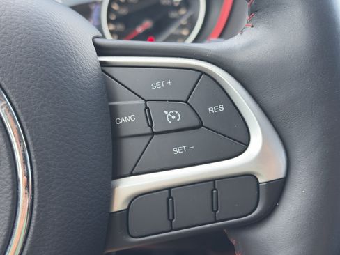 Used 2018 Jeep Compass Trailhawk w/ Cold Weather Group AWD/4WD image 22