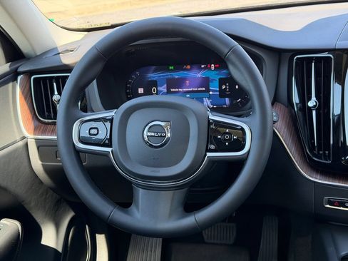 Certified 2023 Volvo XC60 B5 Plus w/ Climate Package AWD/4WD image 23