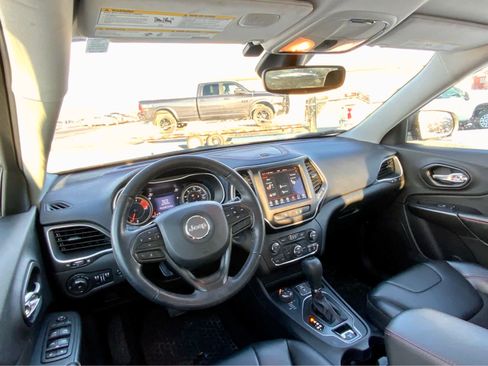Used 2021 Jeep Cherokee Trailhawk w/ Comfort/Convenience Group image 30