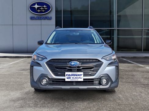 Used 2023 Subaru Outback Onyx Edition image 2
