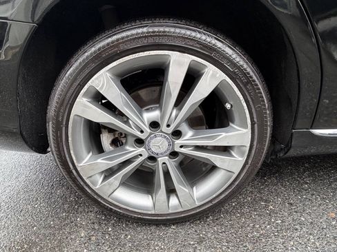 Used 2016 Mercedes-Benz C 300 4MATIC Sedan image 11