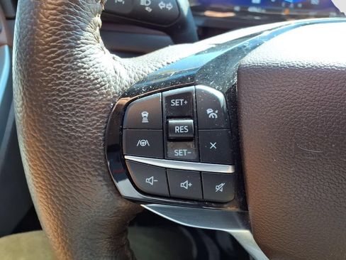 Certified 2023 Ford Explorer King Ranch w/ Technology Package AWD/4WD image 18