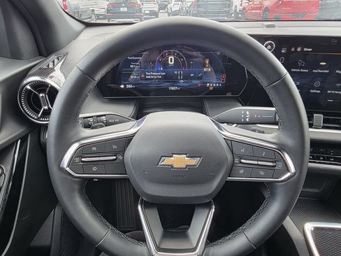 Used 2026 Chevrolet Equinox LT FWD image 18