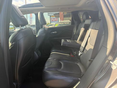 Used 2017 Jeep Cherokee High Altitude w/ Technology Group FWD image 13