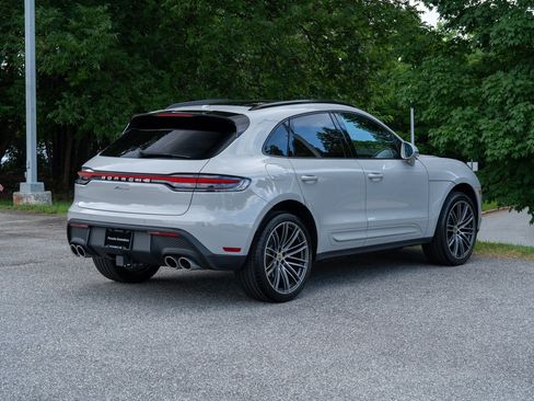 Certified 2026 Porsche Macan AWD/4WD image 7