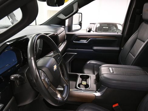 Used 2024 Chevrolet Silverado 2500 High Country w/ High Country Premium Package image 22