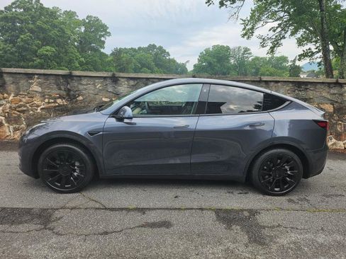 Used 2022 Tesla Model Y Long Range AWD/4WD image 7