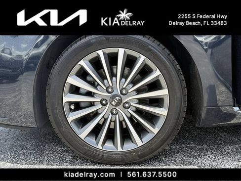 Used 2017 Kia Cadenza Technology FWD image 32