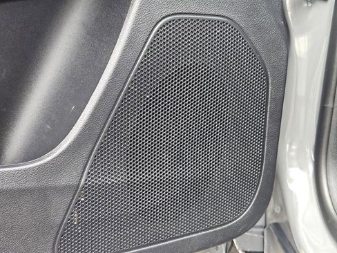 Used 2022 Jeep Cherokee Latitude Lux w/ Mopar Interior Package image 12