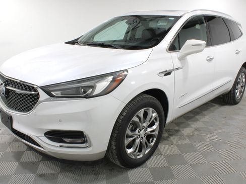 Used 2019 Buick Enclave Avenir w/ Avenir Technology Package FWD image 34