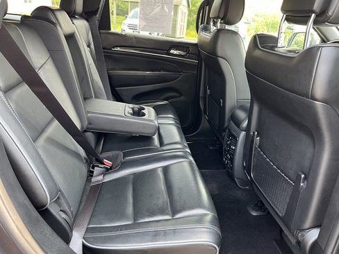 Used 2020 Jeep Grand Cherokee Overland AWD/4WD image 36