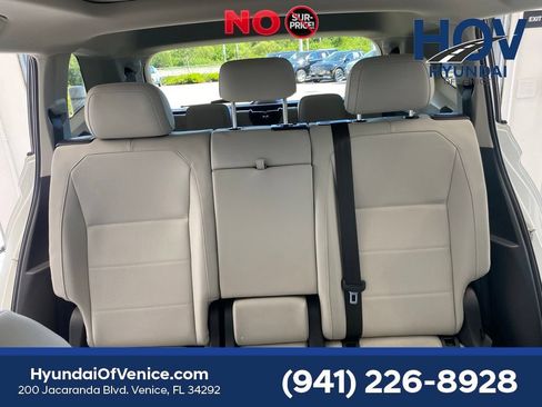 Used 2018 Volkswagen Tiguan SE AWD/4WD image 52