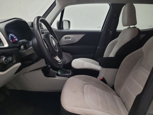 Used 2020 Jeep Renegade Latitude w/ Popular Equipment Group FWD image 17