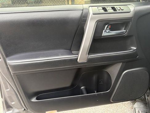 Used 2020 Toyota 4Runner SR5 Premium image 12