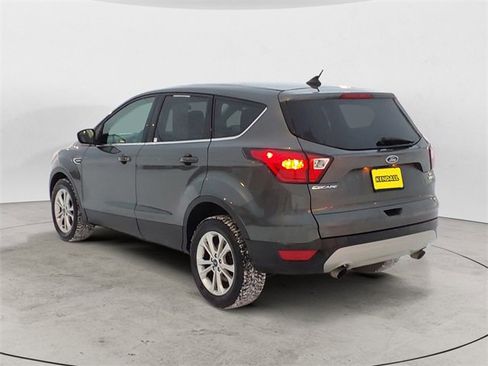 Used 2019 Ford Escape SE image 3