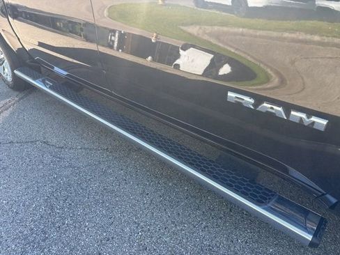 Used 2023 RAM 1500 Laramie AWD/4WD image 11