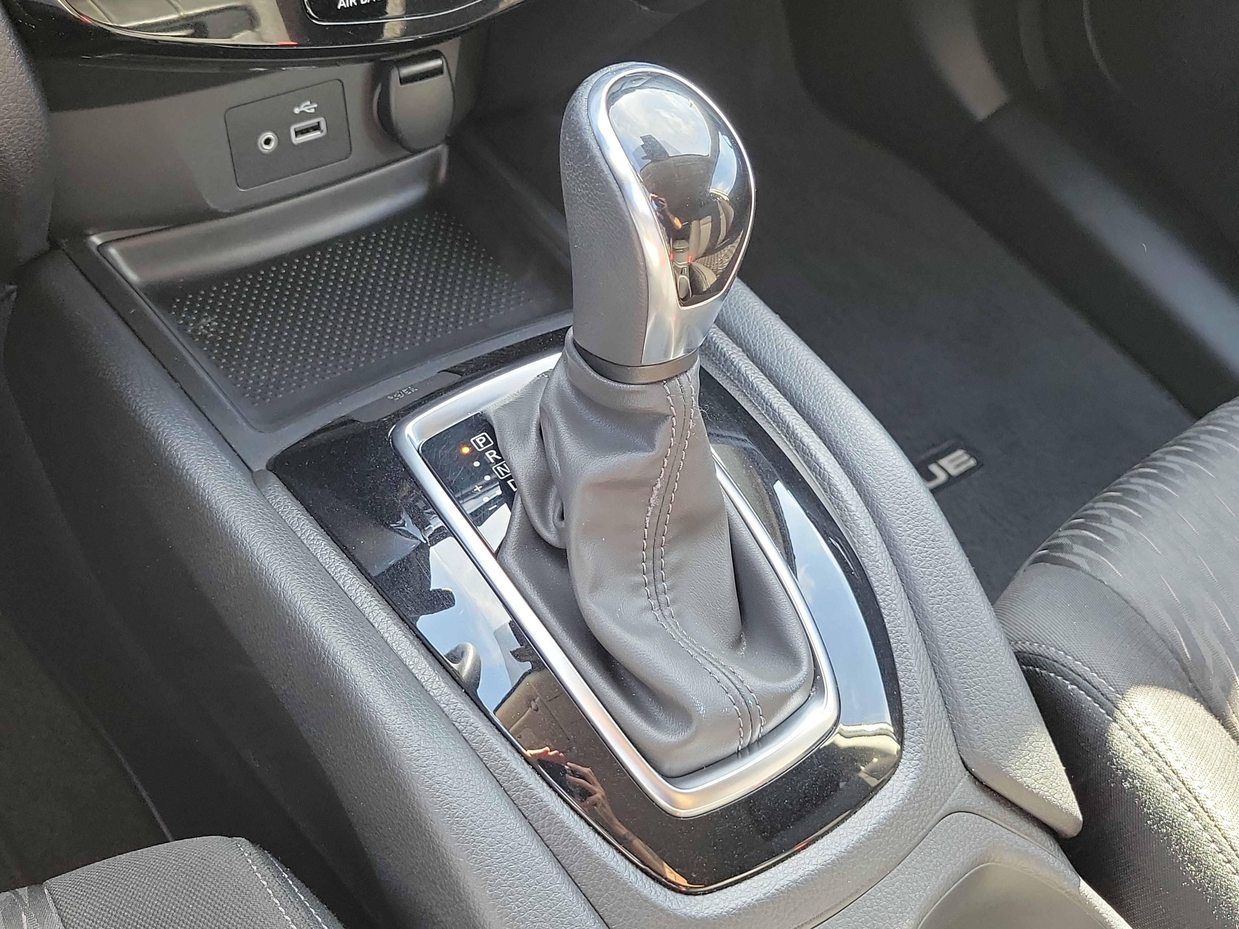 Used 2019 Nissan Rogue SV AWD/4WD image 36