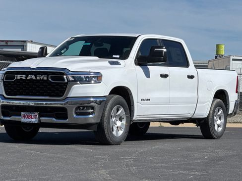 New 2026 RAM 1500 4x4 Crew Cab image 7