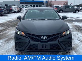 Used 2021 Toyota Camry SE video 2