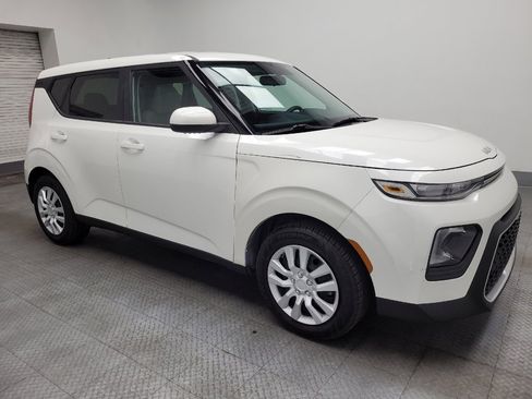 Used 2022 Kia Soul LX image 11