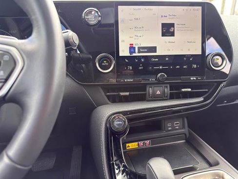 Used 2025 Lexus NX 250 Premium w/ Towing Package (2000 Lbs) image 15