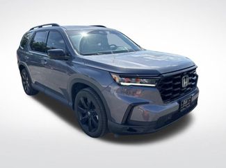 Used 2025 Honda Pilot Black Edition video 2