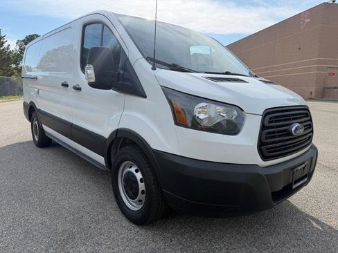 Used 2019 Ford Transit 150 130 Low Roof RWD image 3