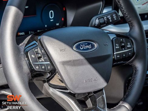 Used 2024 Ford Escape SE w/ PHEV Premium Package image 29