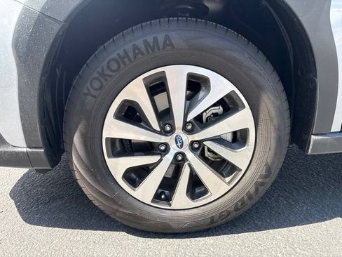 Used 2025 Subaru Outback Premium w/ Popular Package #1A AWD/4WD image 8