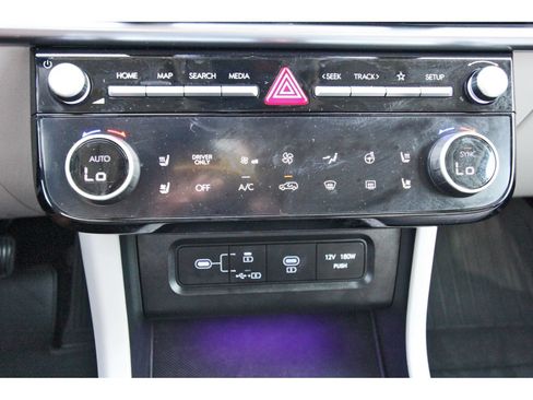 Certified 2025 Hyundai Tucson Limited AWD/4WD image 26