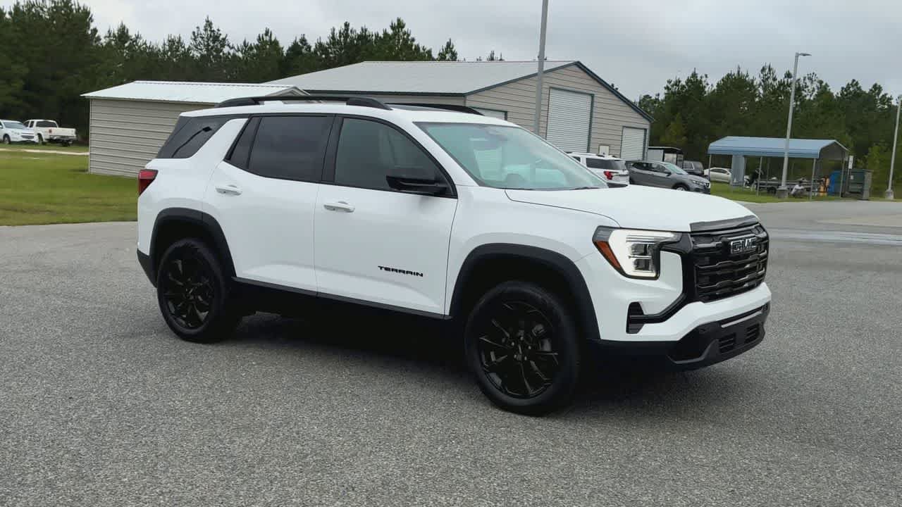 New 2027 GMC Terrain Elevation w/ Elevation Premium Package FWD image 2