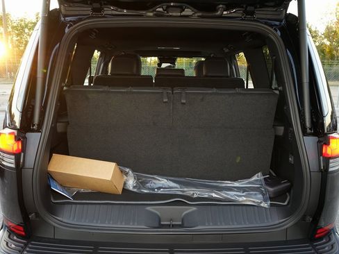 Used 2025 Lexus GX 550 image 35