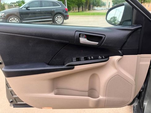 Used 2012 Toyota Camry LE FWD image 10