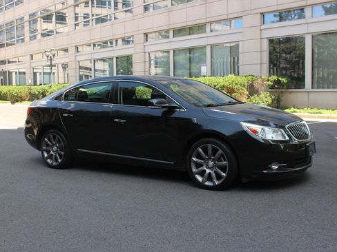 Used 2013 Buick LaCrosse Touring FWD image 2