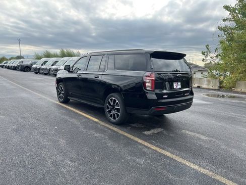 Used 2023 Chevrolet Suburban RST w/ Luxury Package image 3