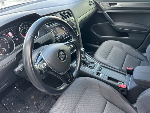 Used 2019 Volkswagen e-Golf SE w/ Driver Assistance Package image 10