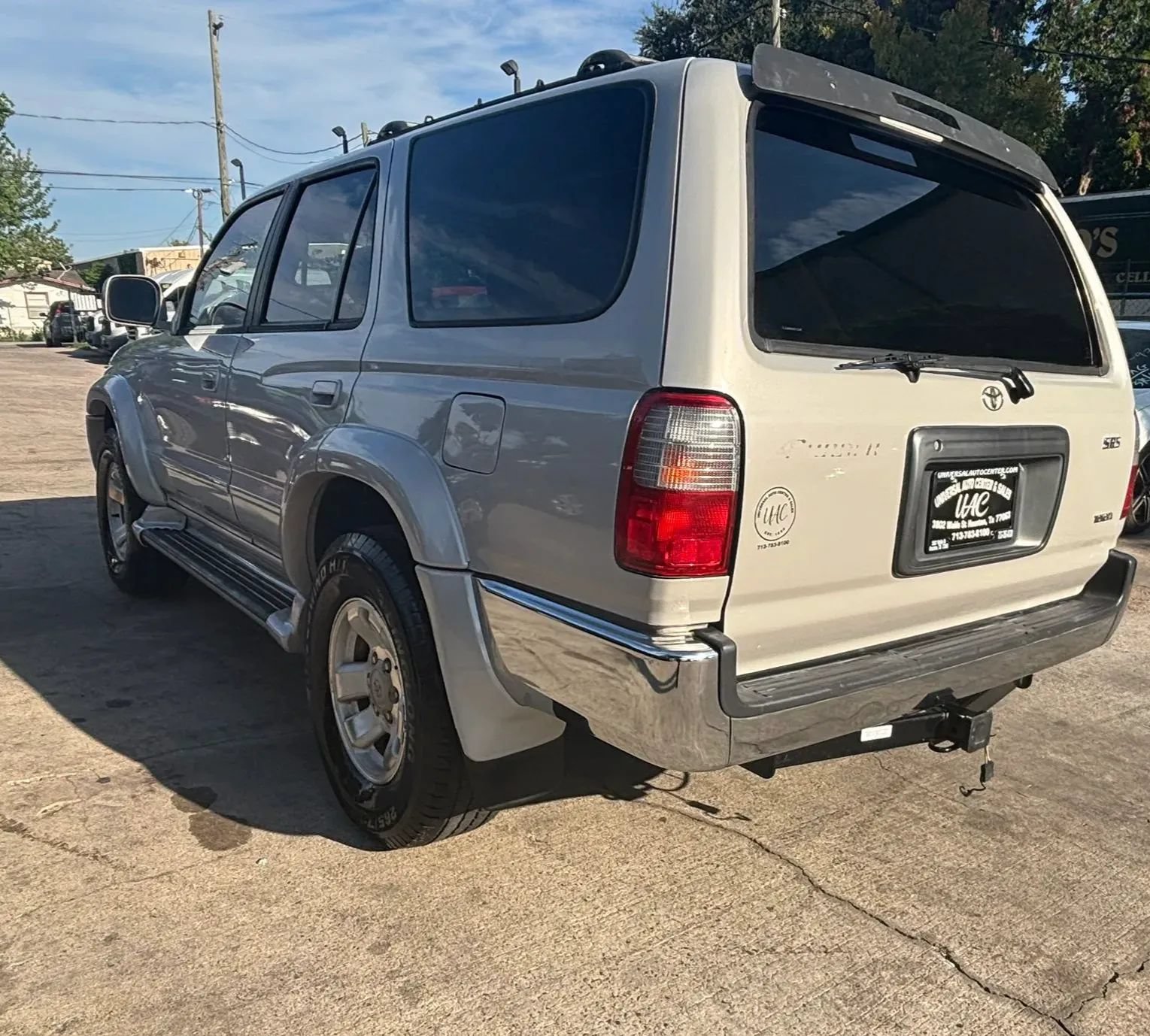 Used 2000 Toyota 4Runner SR5 RWD image 5