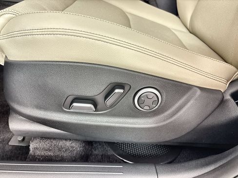 New 2026 Genesis GV70 2.5T Select AWD/4WD image 14
