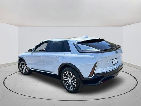 New 2026 Cadillac Lyriq Luxury w/ LPO, Floor Liner Package AWD/4WD image 3
