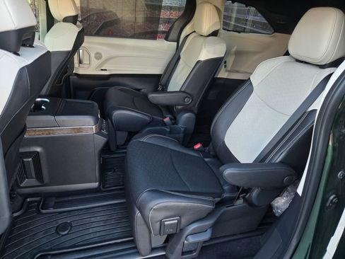 Certified 2026 Toyota Sienna Platinum AWD/4WD image 11